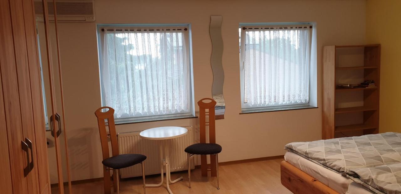 Gaestezimmer Junglas Bornheim  Exterior photo