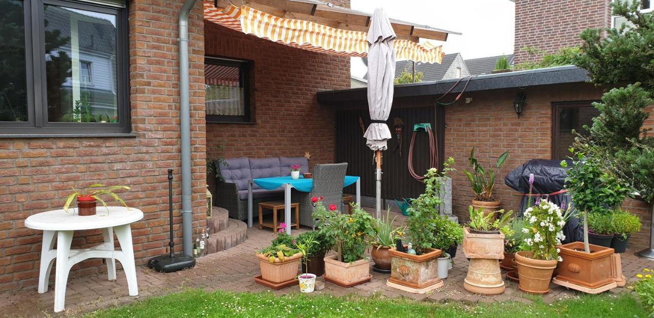 Gaestezimmer Junglas Bornheim  Exterior photo