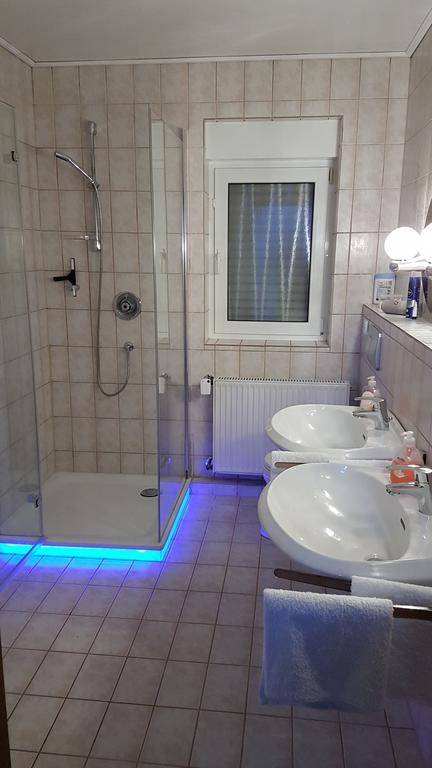 Gaestezimmer Junglas Bornheim  Exterior photo