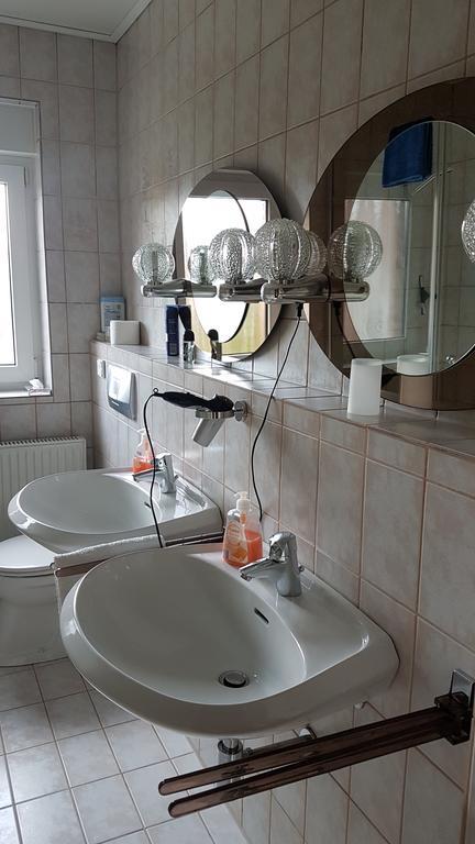 Gaestezimmer Junglas Bornheim  Exterior photo